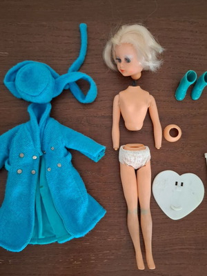 Vintage Bibi-bo El Greco doll used, complete Milano set with authentic base