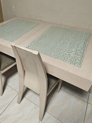Extendable dining set with 6 high-back chairs, solid light wood