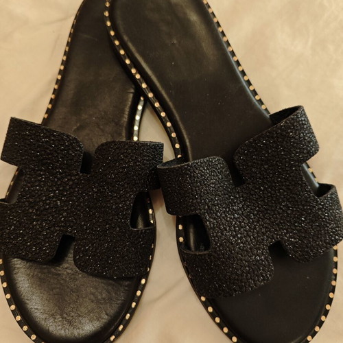 Women's black leather sandals like new