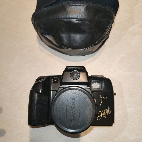Sony Royal Camera like new with case and lens cap