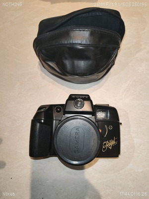 Sony Royal Camera like new with case and lens cap