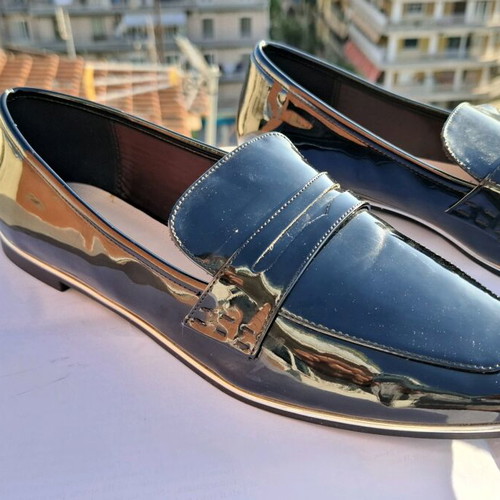 Loafers patent leather Mango like new, black with silver details, size 40