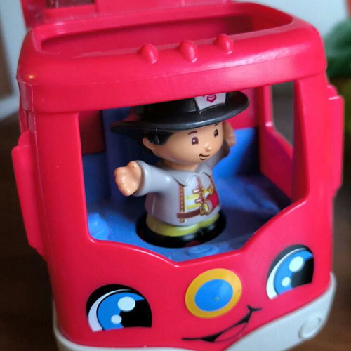 Fisher Price Little People fire truck like new with figures