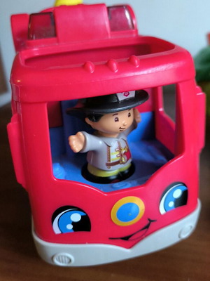 Fisher Price Little People fire truck like new with figures