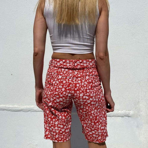 Bermuda shorts like new, size S, red