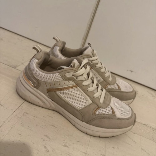 Athletic shoes like new, beige, size 38