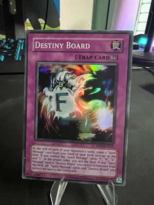 Destiny Board Yu Gi Oh card like new, Retro Pack 2