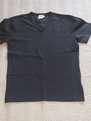Elastic black shirt size L used