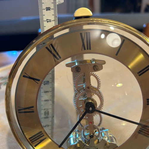 Crystal Europa table clock in excellent condition quartz