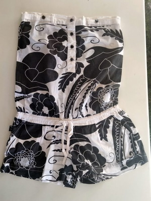 Valerie strapless romper one size, like new, black and white floral cotton