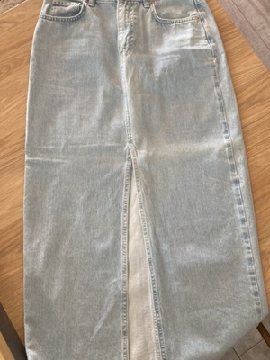 Maxi jean skirt Na-Kd size 38 like new, blue