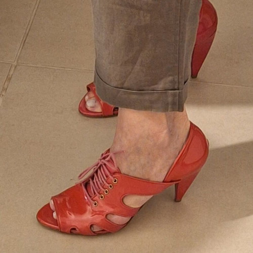Amuleti Fuchsia Leather Peep Toe Sandals like new, cut outs & laces