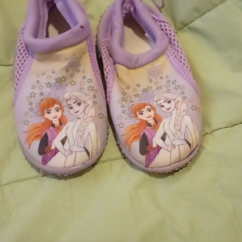 Frozen size 24 water shoes used, purple