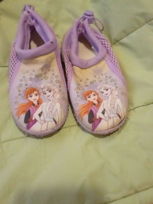 Frozen size 24 water shoes used, purple