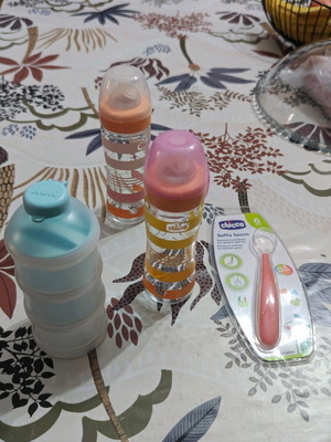 Μπίμπερο Chicco 240ml x2 και Δοσομετρητής Nuk μεταχειρισμένα με Κουτάλι σιλικόνης Chicco καινούργιο