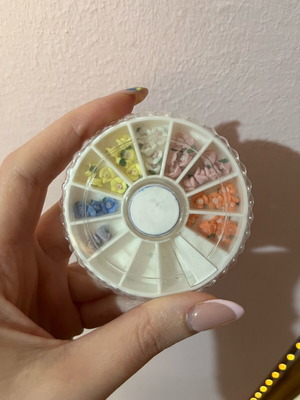 Nail flowers and rhinestones like new