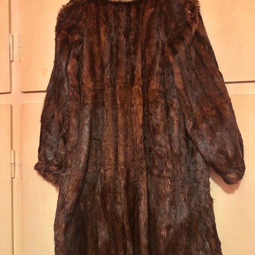 Vintage women's fur coat like new, possibly mink with subtle collar