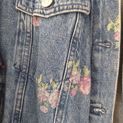 Denim jacket with floral rose print, like new, size M
