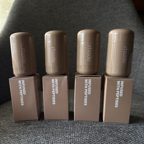 Rhode Pocket Blush new unused