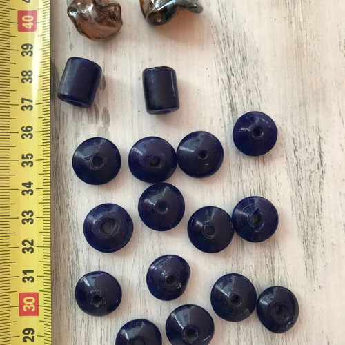 Glass beads 18 pieces dark blue and honey brown, like new
