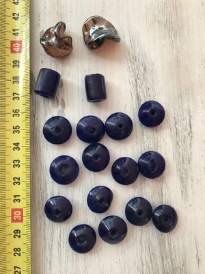 Glass beads 18 pieces dark blue and honey brown, like new
