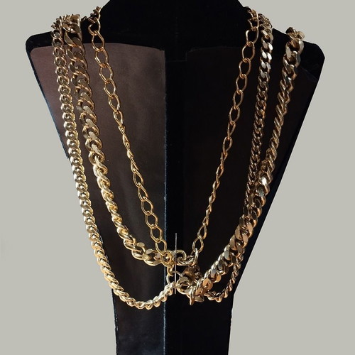 Triple chain with crystal charms like new, length 62 cm