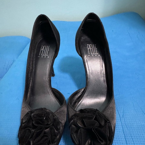 Pelle Moda satin peep toe pumps size 38 used, black