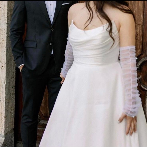 Pronovias wedding dress like new, size 42, mikado fabric, white