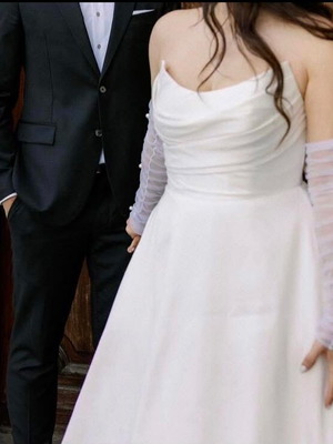 Pronovias wedding dress like new, size 42, mikado fabric, white