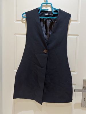 Zara black vest, size M