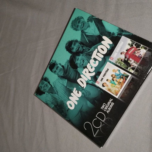 One Direction CD set like new, pop