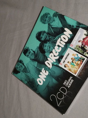 One Direction CD set like new, pop