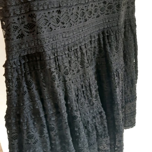 Zara dress black with elastic lace like new, size M