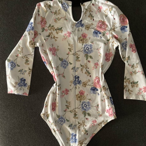 Benetton floral bodice with 3/4 sleeve like new