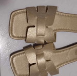Slip on σανδάλια χρυσάφια σαν καινούργια, μέγεθος 41-42