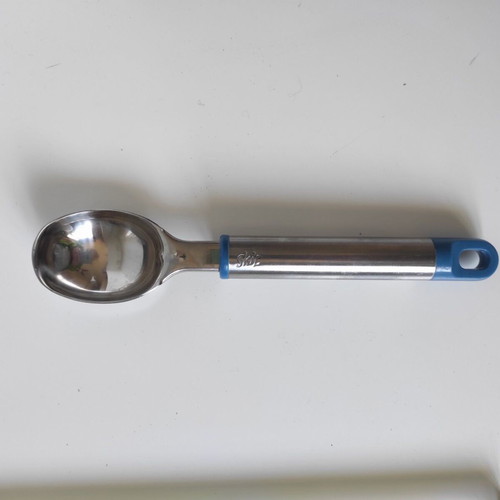 Ice cream scoop like new