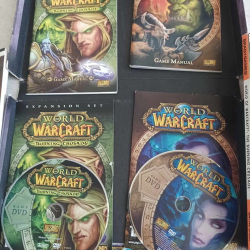 World of Warcraft Battle Chest 2007 used for PC with DVD and books