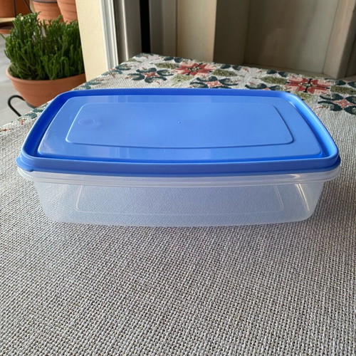 Plastic food containers slightly used, set 2 l + 1 l, clean