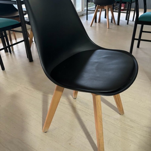 Black chairs like new, pack of 32, ideal for cafes