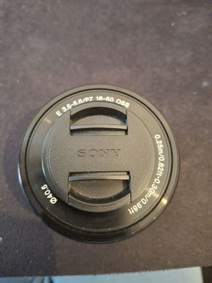 Sony E Mount Lens 3.5-5.6 PZ 16-50 OSS like new