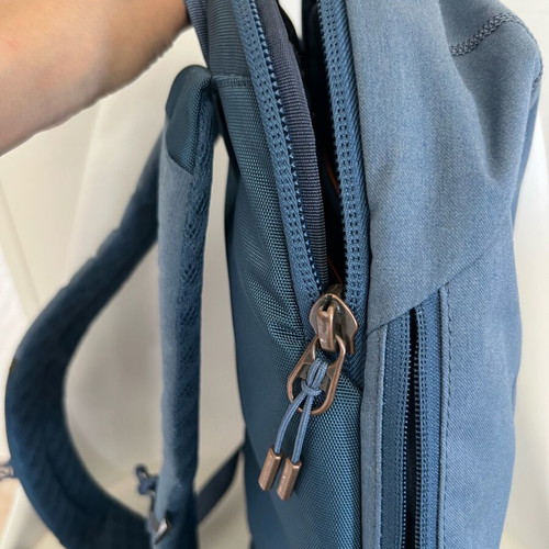 Thule backpack for 15.6'' laptop like new, blue