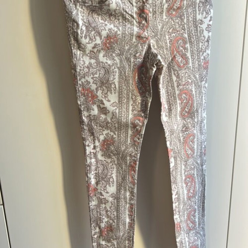 H&M Skinny Jeans with Paisley Pattern like new, size 36-38/40