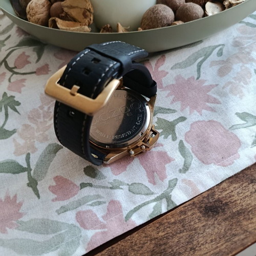 Oozoo Steel wristwatch used with white dial and black leather strap