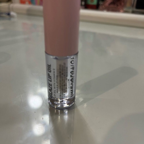 Make Up Revolution Lip Oil unused