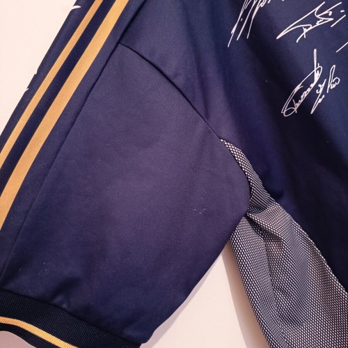 Parma jersey with printed signatures like new, 2002 Italy cup