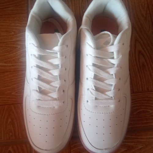 Sneakers Axel white like new, size 38