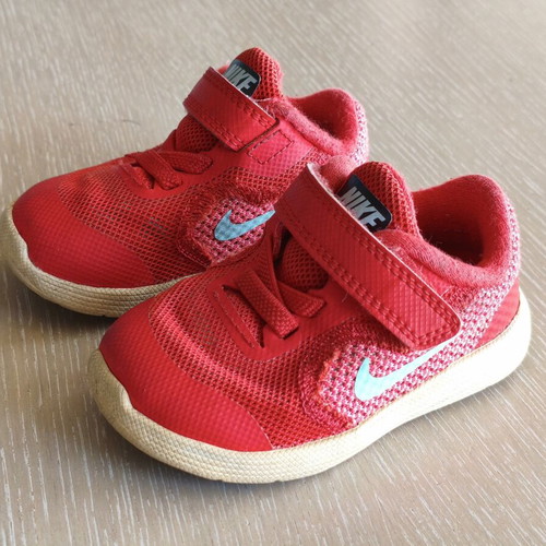 Nike Revolution 3 toddler shoes like new, red, size 19.5
