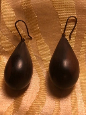 Wooden teardrop earrings like new, ebony, vintage Isidore Domingo