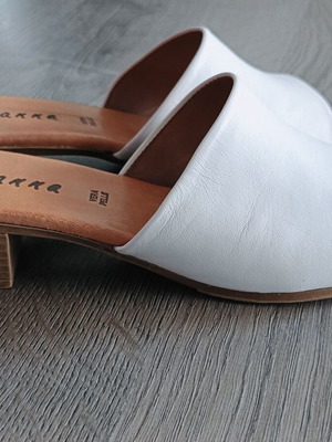 Italian leather mules size 39 new, white and brown