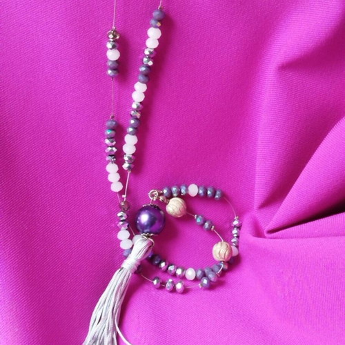 Long beaded necklace like new with purple, gray and white beads